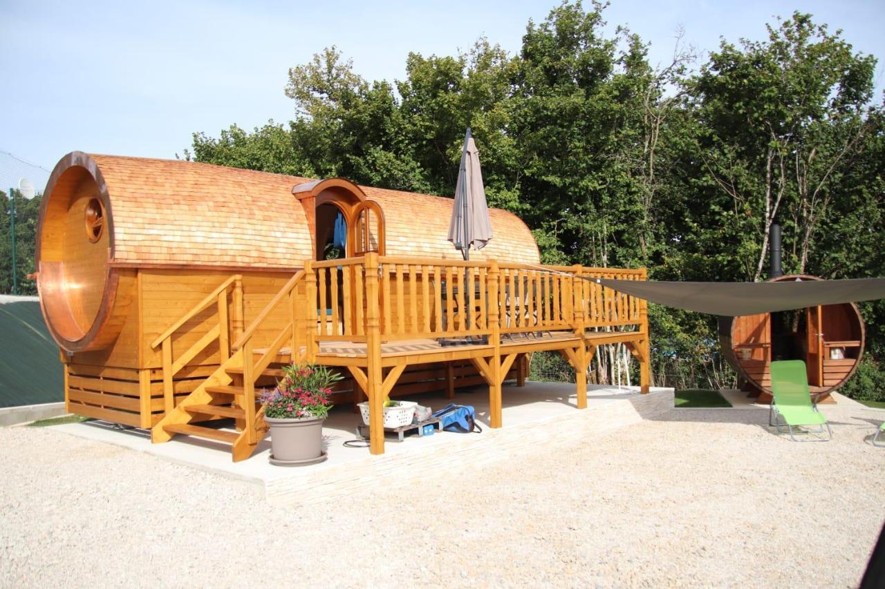 L'Insolite Jurassienne Dompierre-sur-Mont 外观 照片